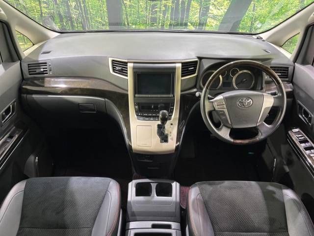 Toyota VELLFIRE 2013-11 182136-1