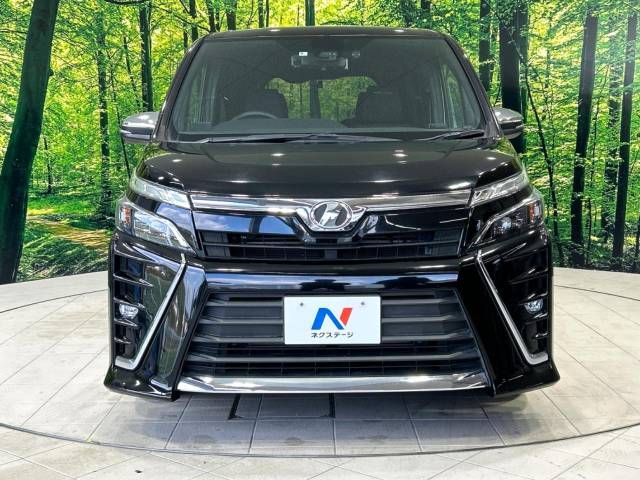 Toyota VOXY 2018-09 10059-14