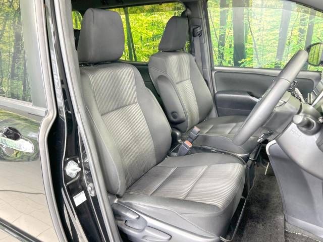 Toyota VOXY 2018-09 10059-8