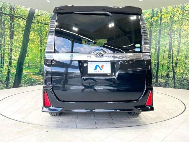 Toyota VOXY 2018-09 10059-15