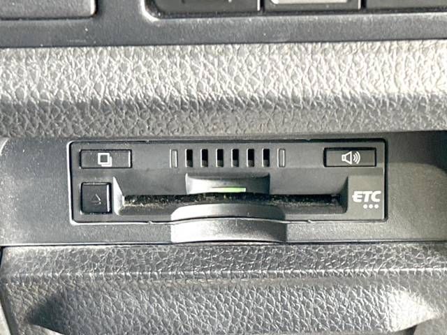 Toyota VOXY 2018-09 10059-7