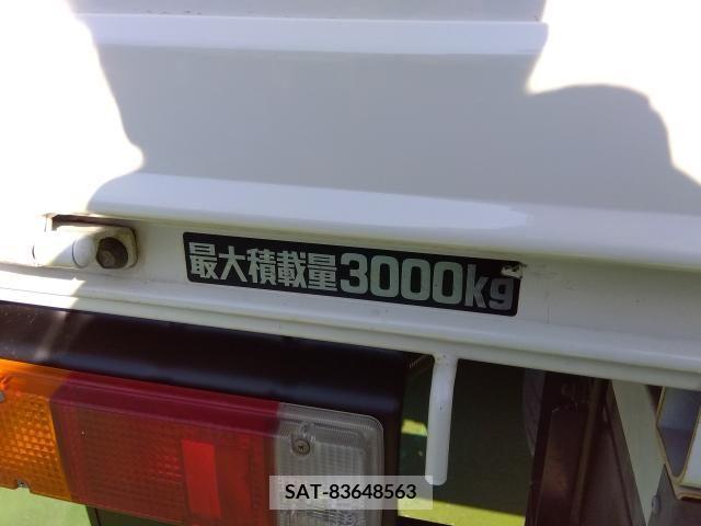 Hino DUTRO 2017-08 252588-8