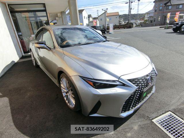 Lexus IS 2020-12 297907-18