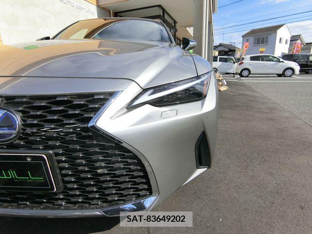 Lexus IS 2020-12 297907-12