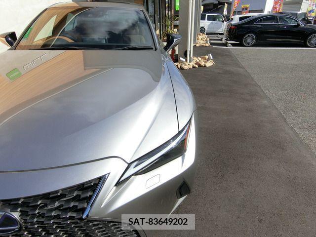 Lexus IS 2020-12 297907-11