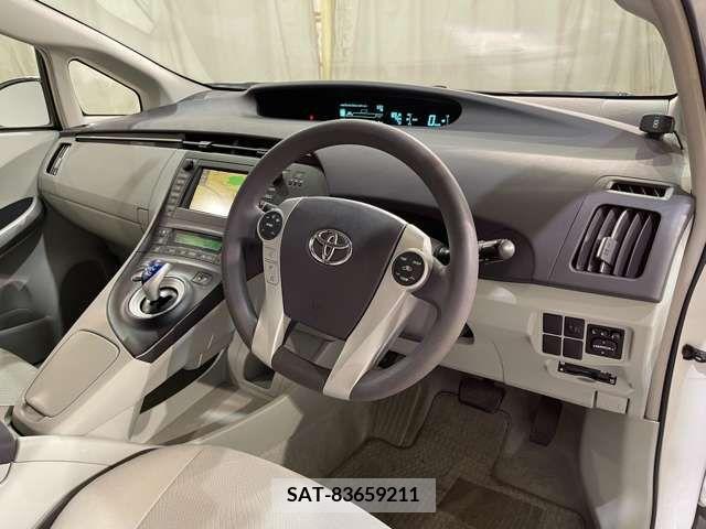 Toyota PRIUS 2009-12 211886-11