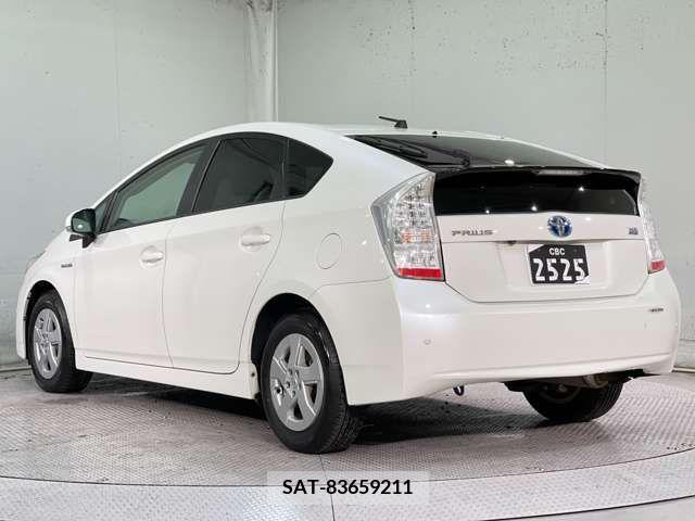 Toyota PRIUS 2009-12 211886-9