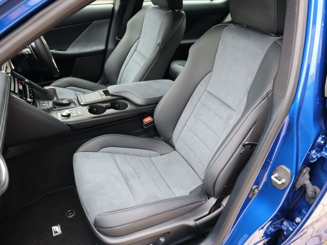 Lexus IS 2022-06 23134-9