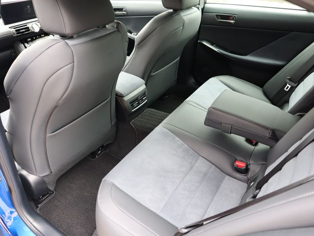 Lexus IS 2022-06 23134-11
