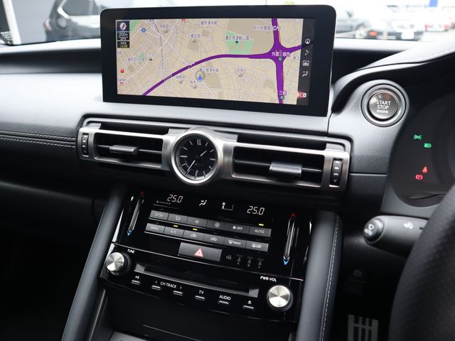 Lexus IS 2022-06 23134-13