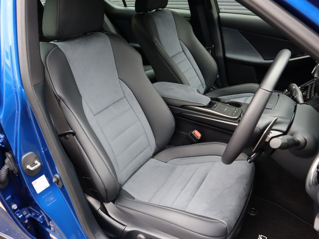 Lexus IS 2022-06 23134-8