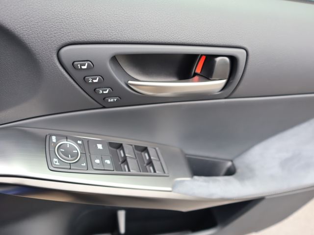 Lexus IS 2022-06 23134-17