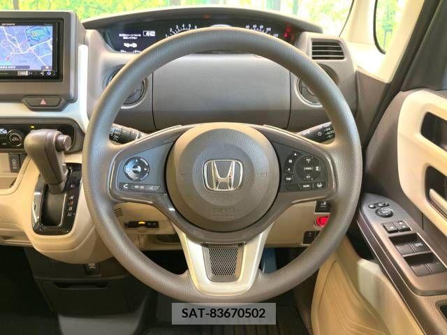 Honda N BOX 2018-11 339889-11