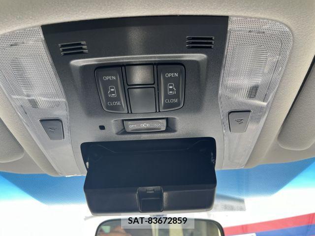 Toyota VELLFIRE 2017-11 381627-19