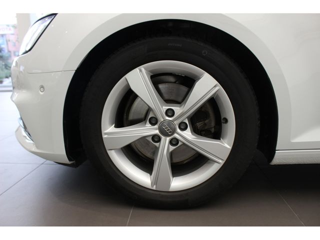 Audi A4 2019-03 25034-4