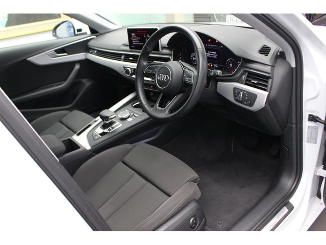 Audi A4 2019-03 25034-8