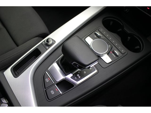 Audi A4 2019-03 25034-12