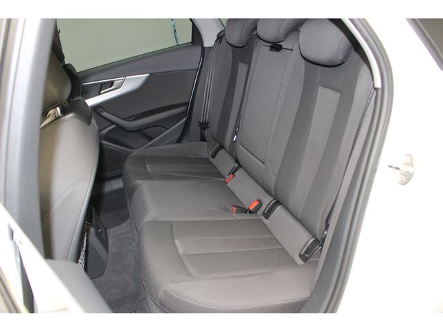 Audi A4 2019-03 25034-10