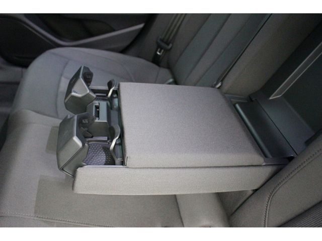 Audi A4 2019-03 25034-17