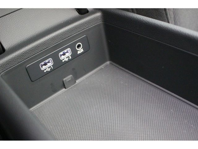 Audi A4 2019-03 25034-13