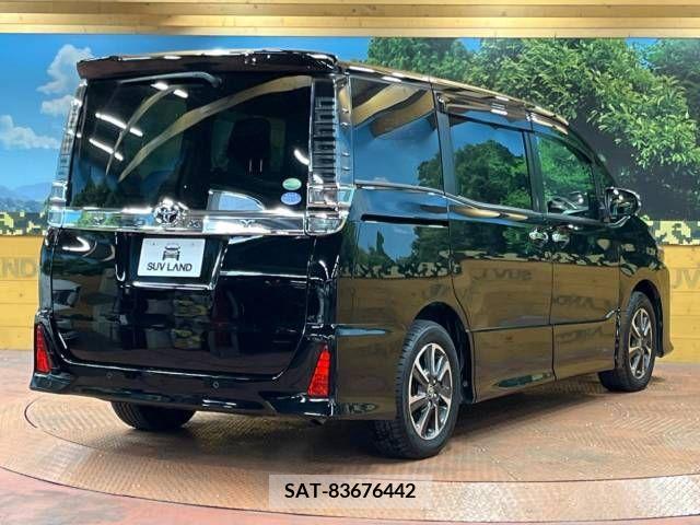 Toyota VOXY 2019-06 211231-18