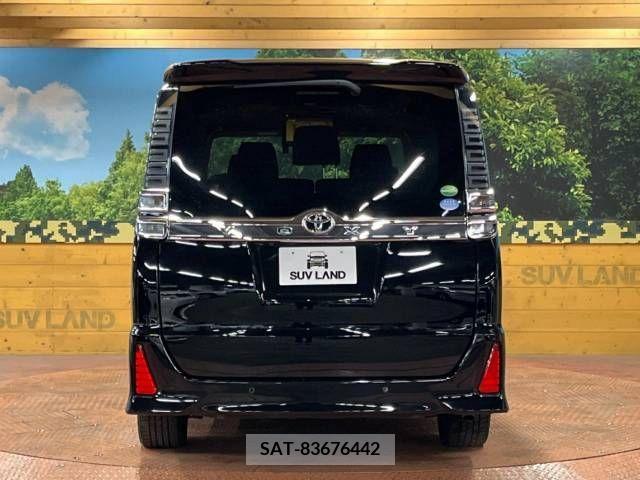 Toyota VOXY 2019-06 211231-16