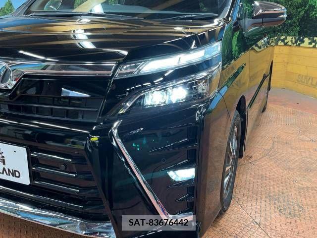 Toyota VOXY 2019-06 211231-13
