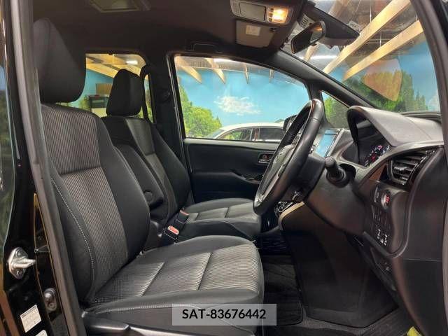 Toyota VOXY 2019-06 211231-9
