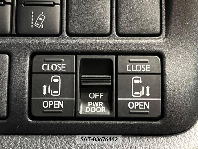 Toyota VOXY 2019-06 211231-6