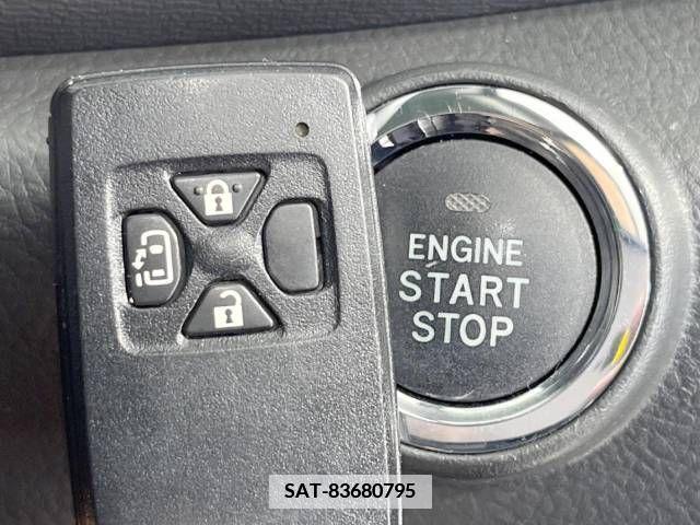 Toyota ISIS 2014-03 361877-5