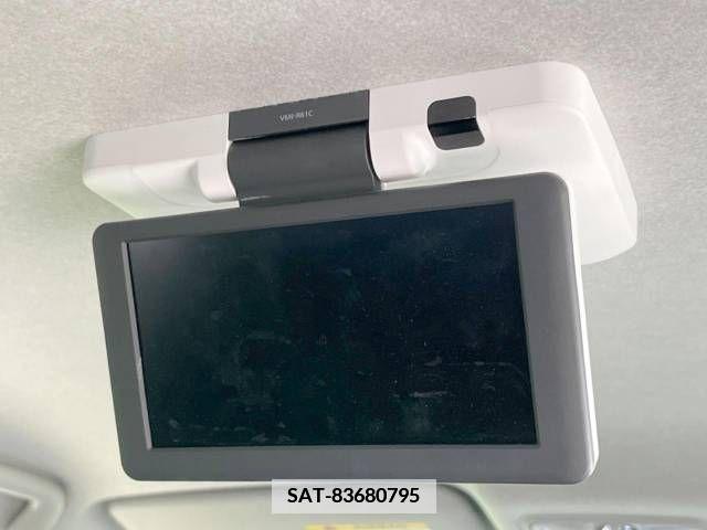 Toyota ISIS 2014-03 361877-3