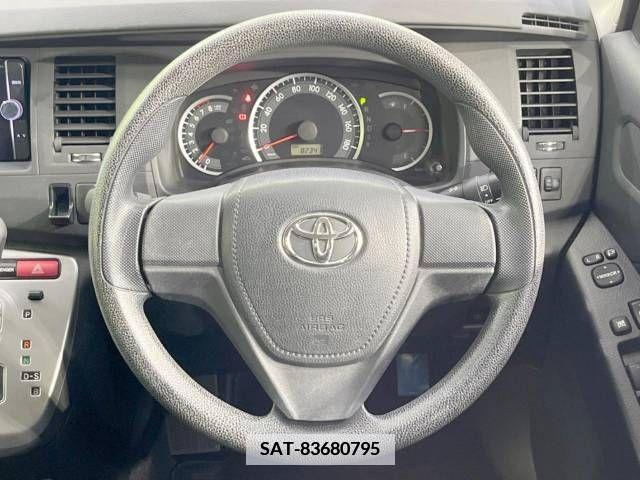 Toyota ISIS 2014-03 361877-12