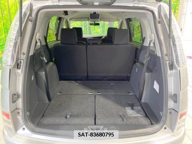 Toyota ISIS 2014-03 361877-11