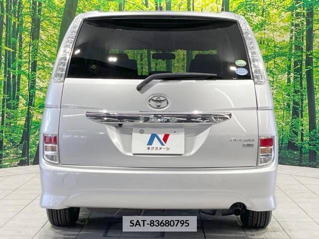 Toyota ISIS 2014-03 361877-16
