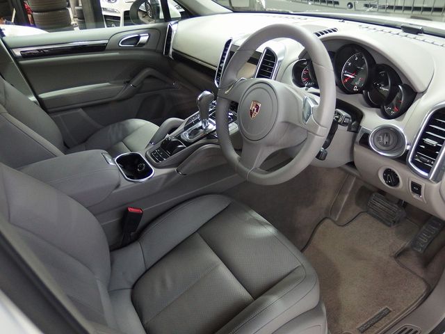Porsche CAYENNE 2010-12 195415-20