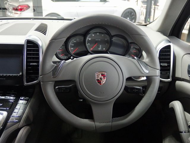Porsche CAYENNE 2010-12 195415-16