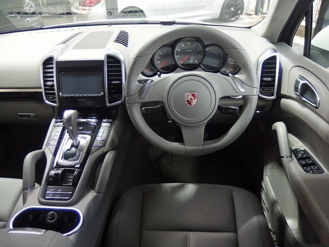 Porsche CAYENNE 2010-12 195415-19
