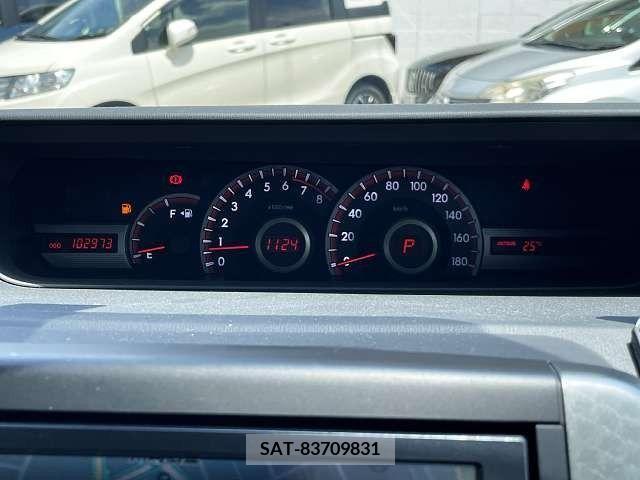 Toyota VOXY 2013-06 289110-6