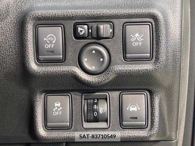 Nissan NOTE 2017-03 328770-5