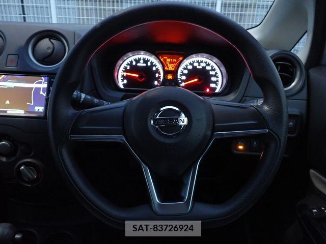 Nissan NOTE 2018-10 279825-10