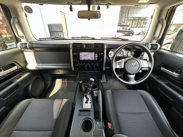 Toyota FJ CRUISER 2018-03 12312-2