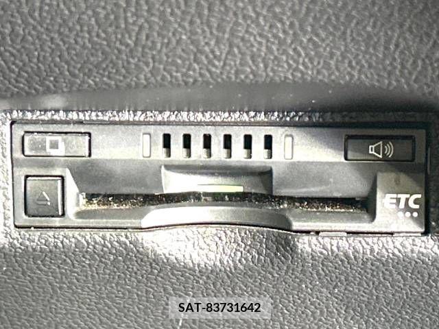 Toyota PRIUS 2018-12 205671-5