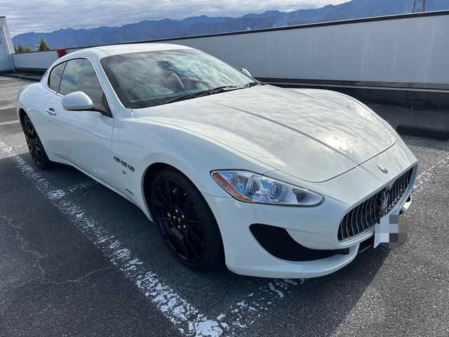 Maserati GRANTURISMO 2012-04 189783-2