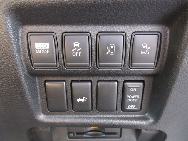 Nissan ELGRAND 2012-03 8237-24