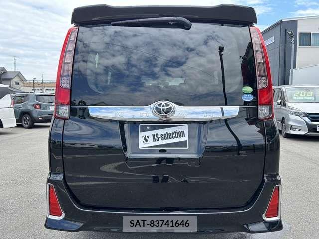 Toyota NOAH 2014-03 383176-3