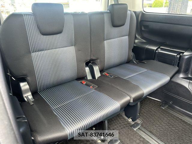 Toyota NOAH 2014-03 383176-18