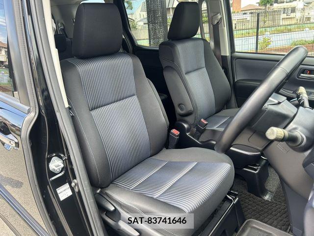 Toyota NOAH 2014-03 383176-14