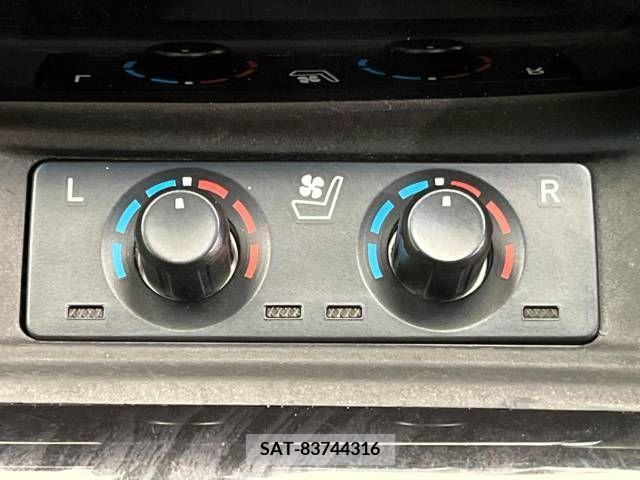 Toyota VELLFIRE 2019-07 369695-7
