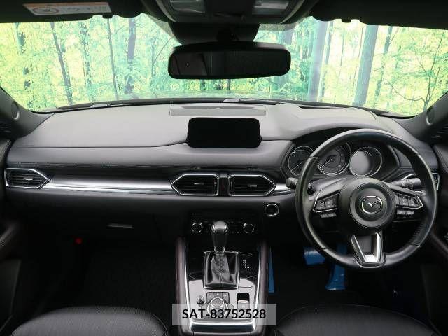 Mazda CX-8 2018-02 204937-1
