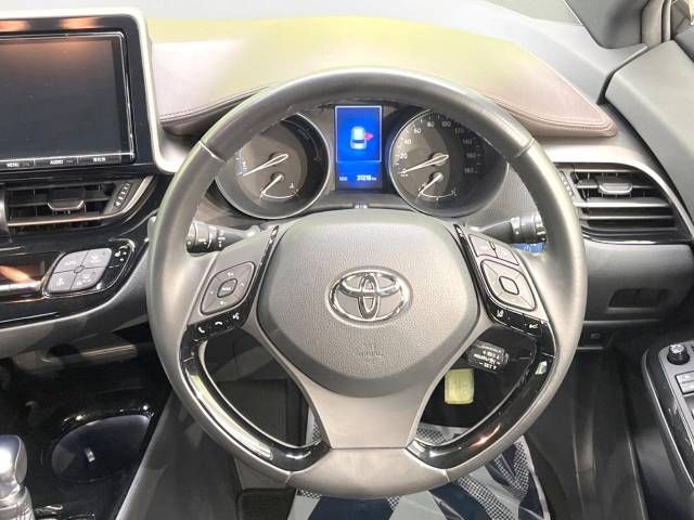 Toyota C-HR 2017-03 13578-11